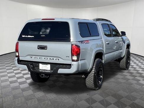 Used 2019 Toyota Tacoma TRD Sport w/ Technology Package AWD/4WD image 6