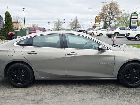 Used 2017 Chevrolet Malibu LT FWD image 7