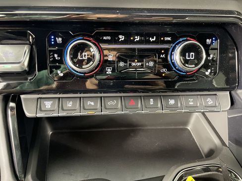 Used 2024 GMC Sierra 2500 AT4X image 18