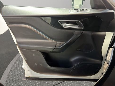 Used 2020 Jaguar F-PACE Prestige image 16