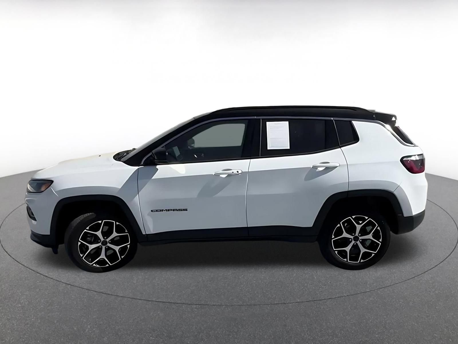 Used 2025 Jeep Compass Limited AWD/4WD image 7
