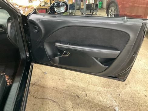 Used 2022 Dodge Challenger SRT Hellcat RWD image 18
