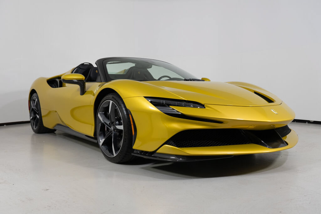 Used 2022 Ferrari SF90 Spider AWD/4WD image 17