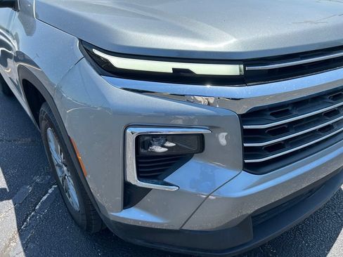 Used 2026 Chevrolet Traverse LT w/ Driver Confidence Package FWD image 3
