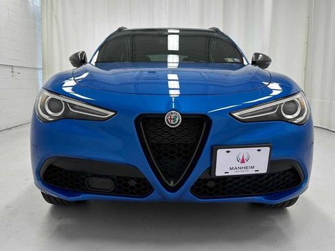 Used 2023 Alfa Romeo Stelvio Estrema image 5
