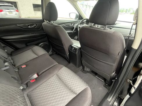 Used 2018 Nissan Rogue SV w/ Sun & Sound Touring Package AWD/4WD image 33