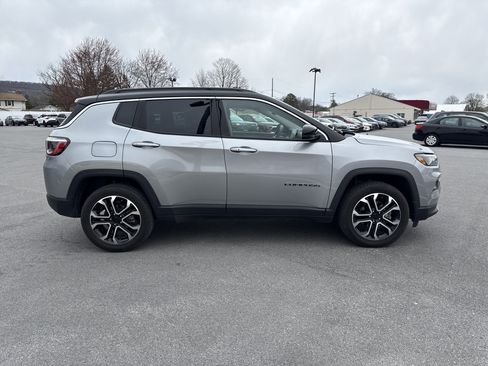 Used 2022 Jeep Compass Limited AWD/4WD image 2