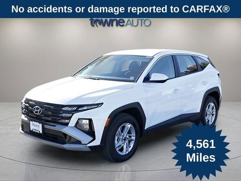 Used 2025 Hyundai Tucson SE AWD/4WD image 1