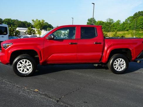 Used 2024 Toyota Tacoma SR RWD image 4