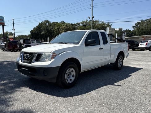 Used 2018 Nissan Frontier S image 1