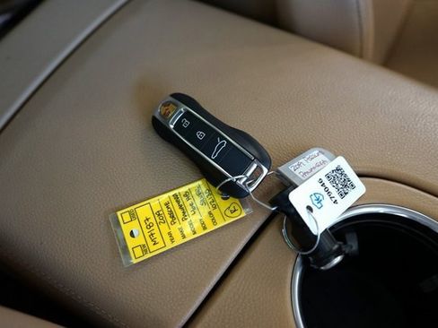 Used 2019 Porsche Panamera 4 image 67