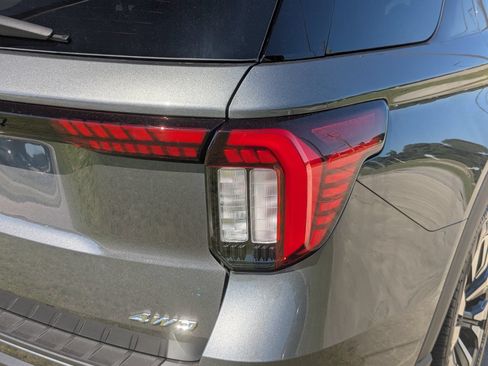 New 2026 Ford Explorer Platinum w/ LUX Leather Package AWD/4WD image 37