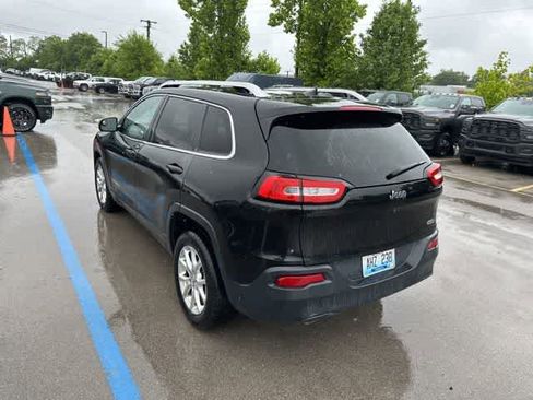 Used 2016 Jeep Cherokee Latitude FWD image 14