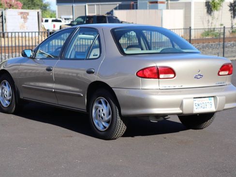 Used 1997 Chevrolet Cavalier LS w/ Preferred Equipment Group 2 FWD image 6
