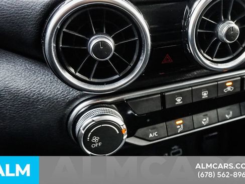 Used 2025 Nissan Sentra S image 41