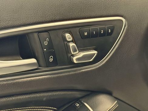 Used 2018 Mercedes-Benz GLA 250 4MATIC w/ Premium Package image 17