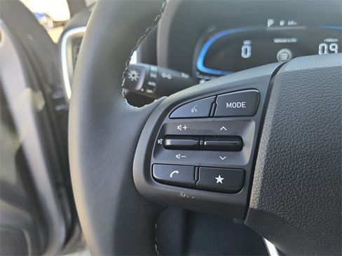 New 2025 Hyundai Venue SEL image 21