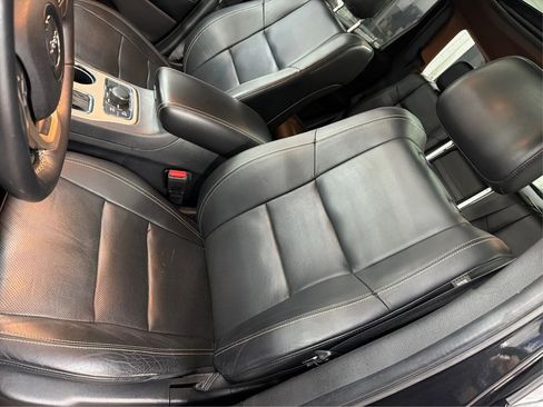 Used 2016 Jeep Grand Cherokee Limited w/ Luxury Group II image 33