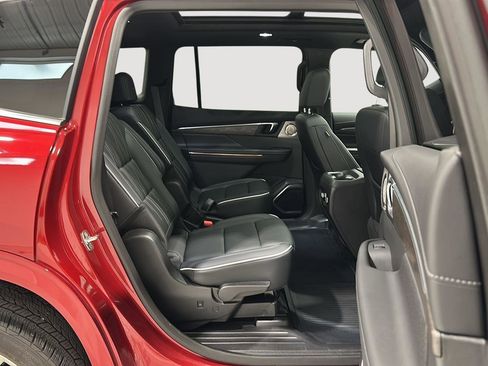 Used 2025 Buick Enclave Avenir w/ Super Cruise Package image 21