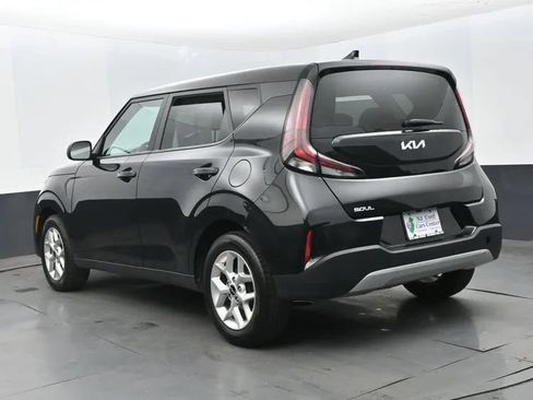 Used 2023 Kia Soul LX w/ LX Technology Package FWD image 9