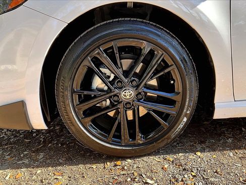 Used 2025 Toyota Camry SE image 31