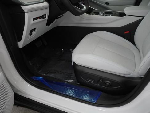 New 2026 Jeep Cherokee Laredo AWD/4WD image 28