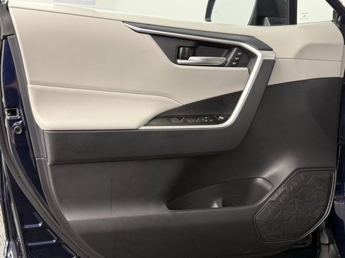 Used 2025 Toyota RAV4 XLE Premium image 14