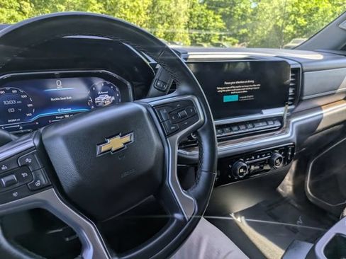 Used 2023 Chevrolet Silverado 1500 LT AWD/4WD image 32