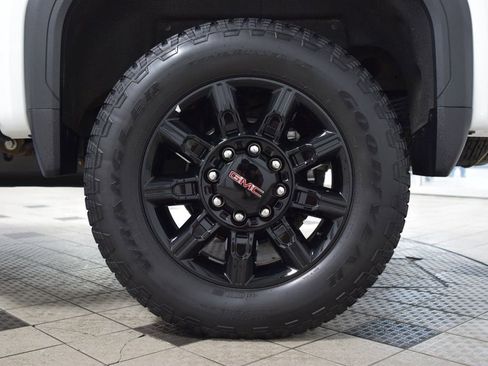 Used 2024 GMC Sierra 2500 AT4 w/ AT4 Premium Plus Package AWD/4WD image 28