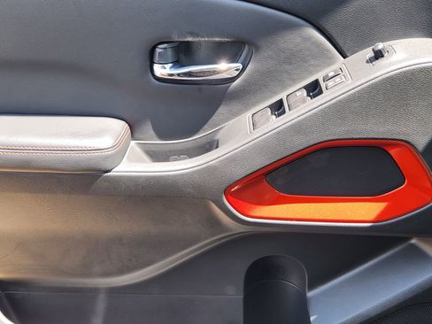 New 2025 Nissan Frontier PRO-4X image 19