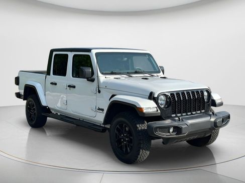 Used 2022 Jeep Gladiator Sport AWD/4WD image 3