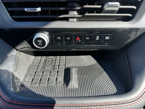 Used 2025 Ford Explorer ST-Line w/ Premium Package image 33