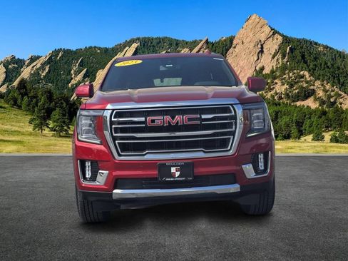 Used 2023 GMC Yukon SLT AWD/4WD image 2