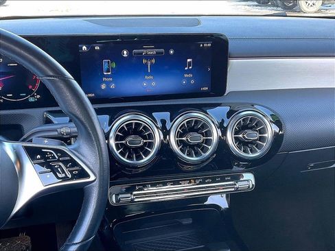 Used 2025 Mercedes-Benz CLA 250 4MATIC image 17