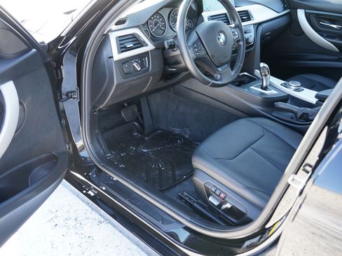 Used 2016 BMW 320i xDrive Sedan image 13