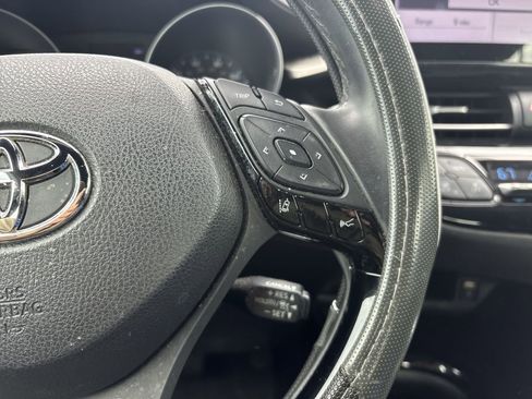 Used 2019 Toyota C-HR XLE image 26