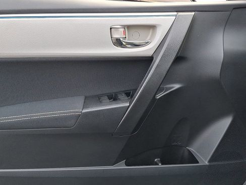 Used 2015 Toyota Corolla LE image 13