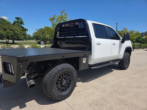 Used 2022 Chevrolet Silverado 2500 LT w/ Fleet Comfort Package AWD/4WD image 8