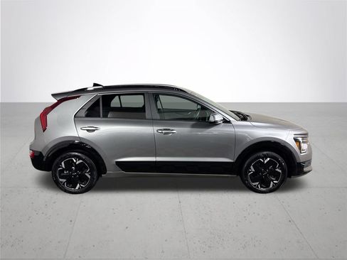 Certified 2024 Kia Niro Wind w/ Wind Preserve Package FWD image 6