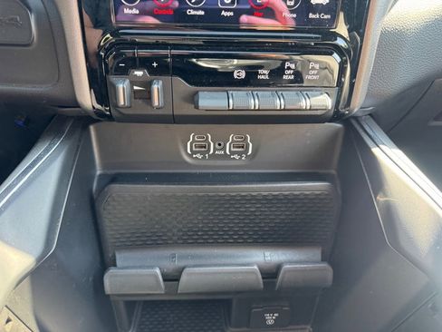 Used 2020 RAM 3500 Laramie w/ Night Edition image 36