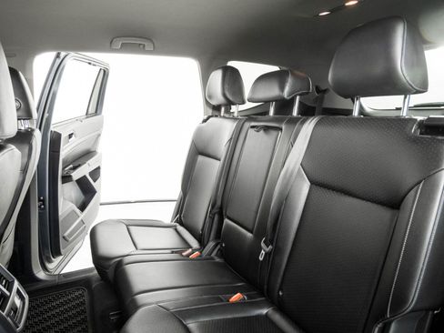 Used 2018 Volkswagen Atlas SE FWD image 18