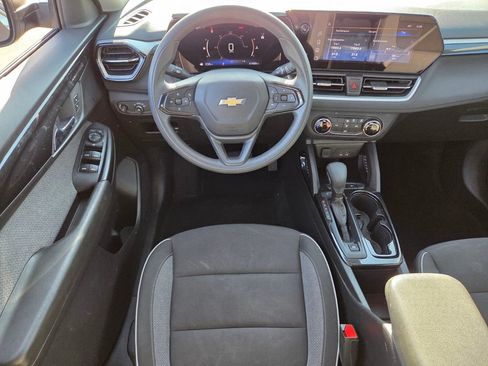 Used 2024 Chevrolet TrailBlazer LS image 12