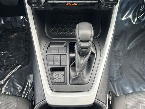 Used 2025 Toyota RAV4 XLE image 37