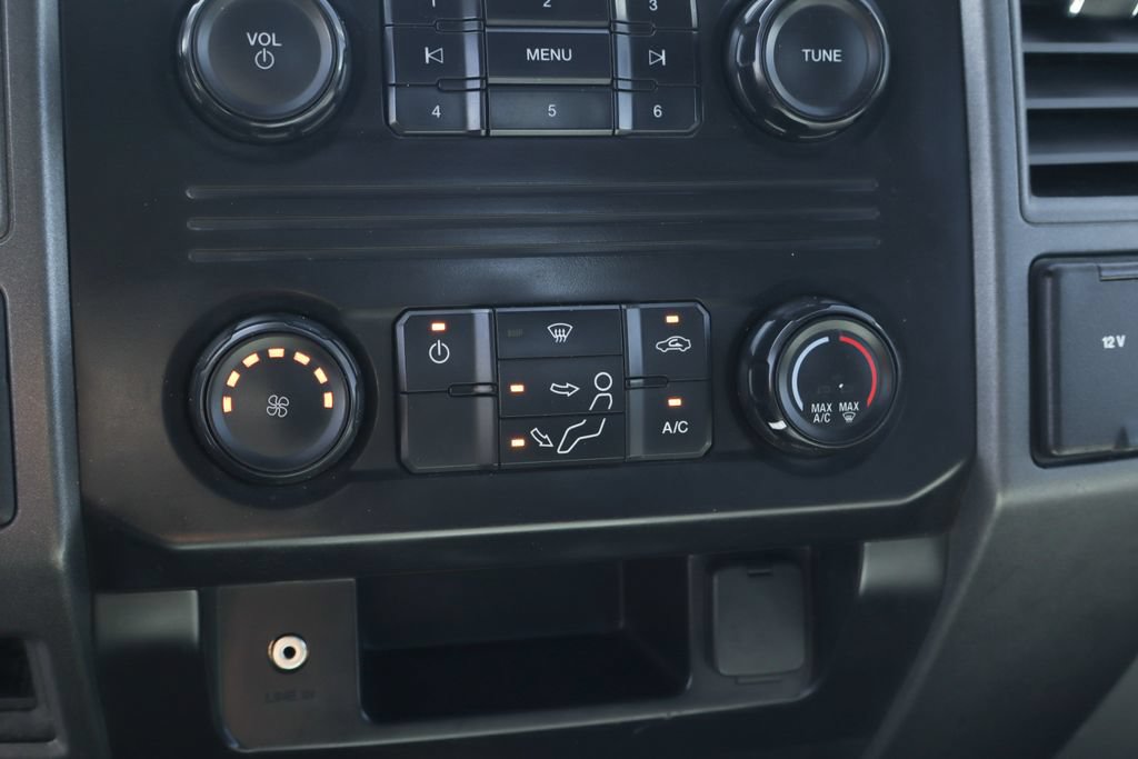 Used 2017 Ford F550 2WD Regular Cab Super Duty image 26