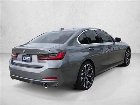 Used 2025 BMW 330i Sedan w/ Premium Package RWD image 5