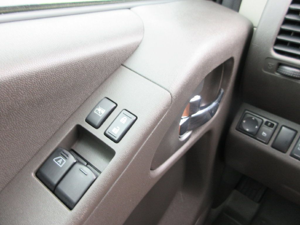 Used 2011 Nissan Frontier SV AWD/4WD image 22