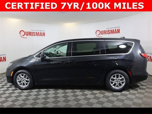 Used 2023 Chrysler Pacifica Touring-L image 5