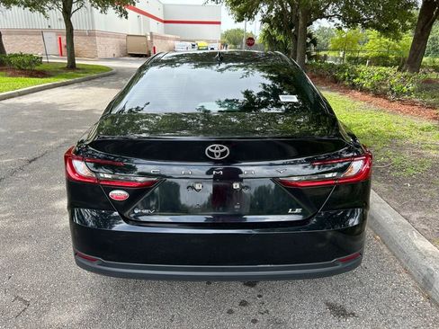 Used 2025 Toyota Camry LE FWD image 5