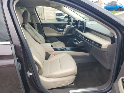 Certified 2023 Lincoln Corsair AWD w/ Equipment Group 101A image 9