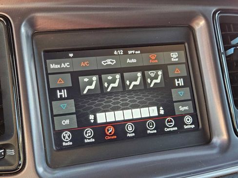 Used 2019 Dodge Challenger SXT image 29